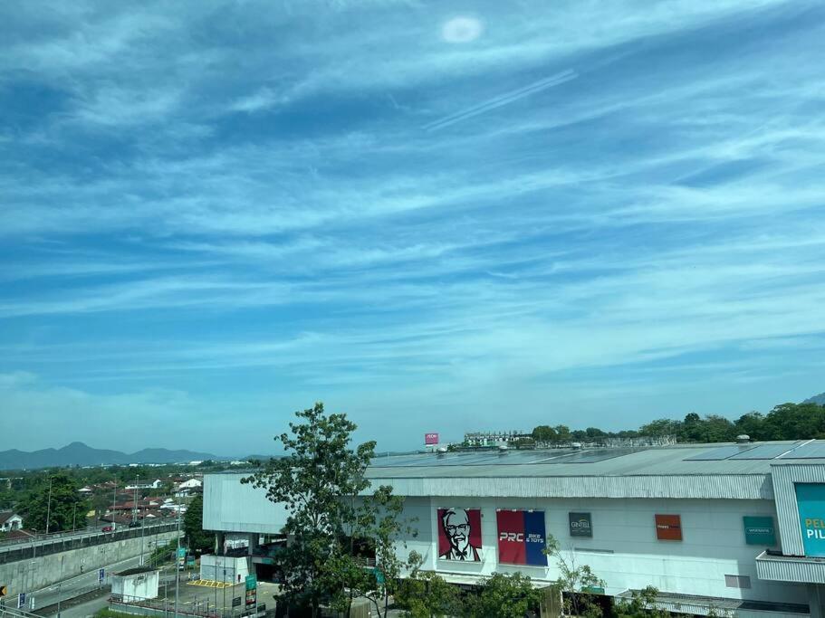Comfy 2 Bedder Retreat Near Garden With Netflix Pangsapuri *